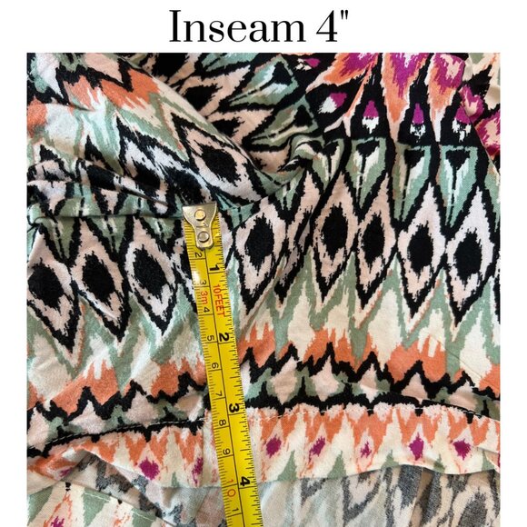 Wildfox Women’s Multicolored Pull-On Rayon Shorts Size Large pockets Boho Style - Picture 4 of 10